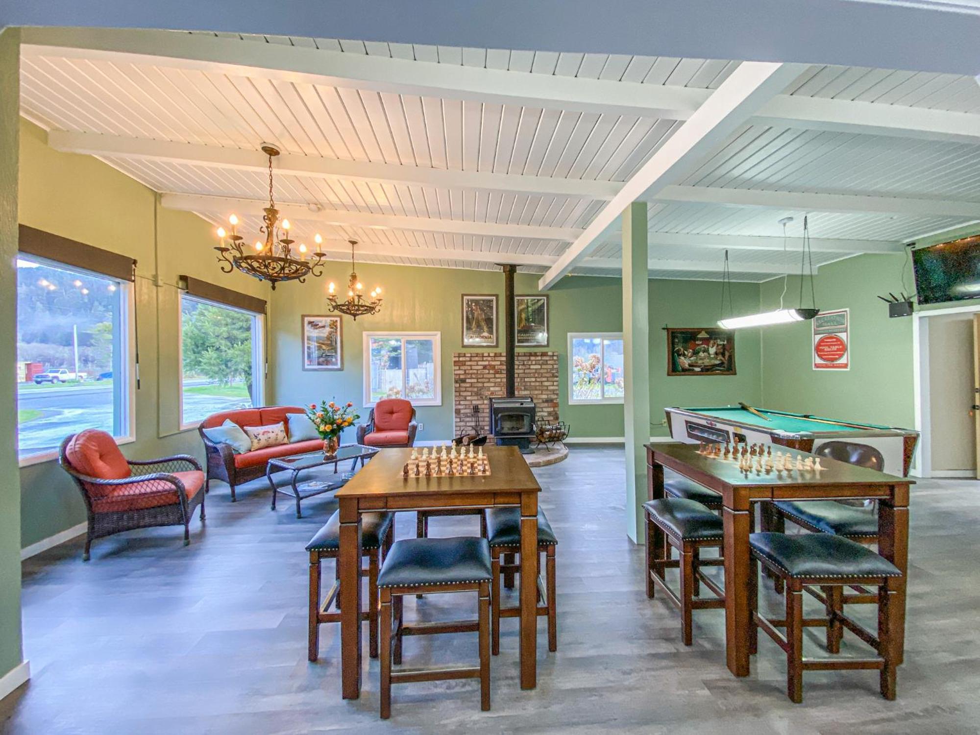 Riverview Cozy Home By The River Klamath Bagian luar foto